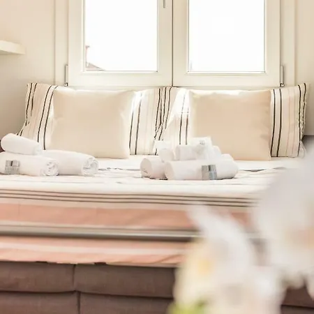 4 Star Two Towers Apartment Bologna